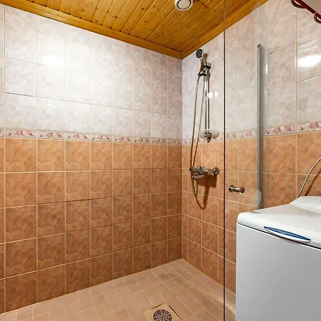 Alpine Retreat With Sauna Near Lifts